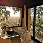 Lodge-belvedere Sur Les Hauteurs De