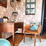 Lodge Lodge-belvedere Sur Les Hauteurs De