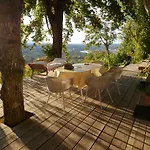 Lodge-belvedere Sur Les Hauteurs De
