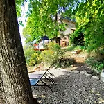 Lodge Lodge-belvedere Sur Les Hauteurs De