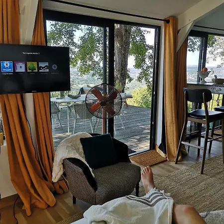 Lodge-belvedere Sur Les Hauteurs De