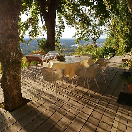 Lodge-belvedere Sur Les Hauteurs De
