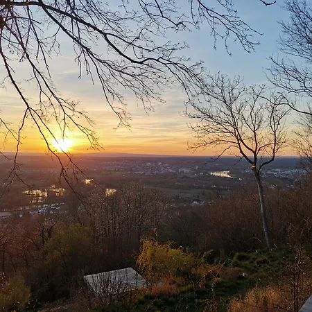 Lodge Lodge-belvedere Sur Les Hauteurs De Vichy