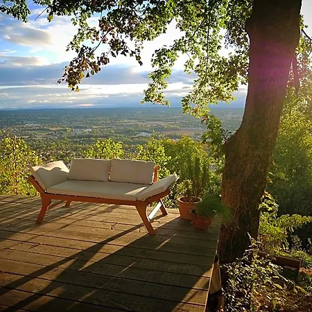 Lodge-belvedere Sur Les Hauteurs De