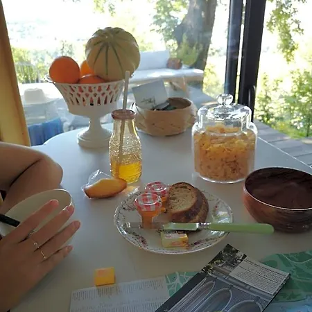 Lodge-belvedere Sur Les Hauteurs De Vichy