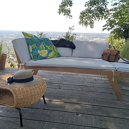 Lodge-belvedere Sur Les Hauteurs De Chata Vichy
