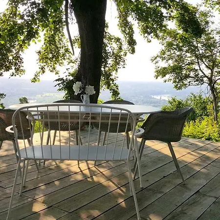 Lodge Lodge-belvedere Sur Les Hauteurs De Vichy