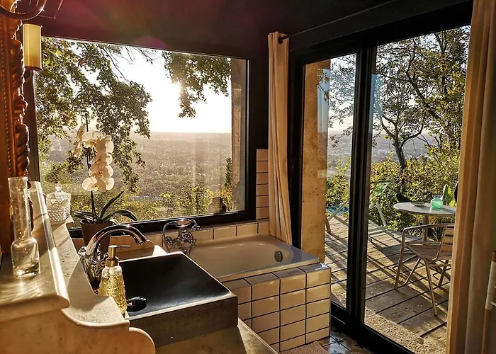 Lodge-belvedere Sur Les Hauteurs De