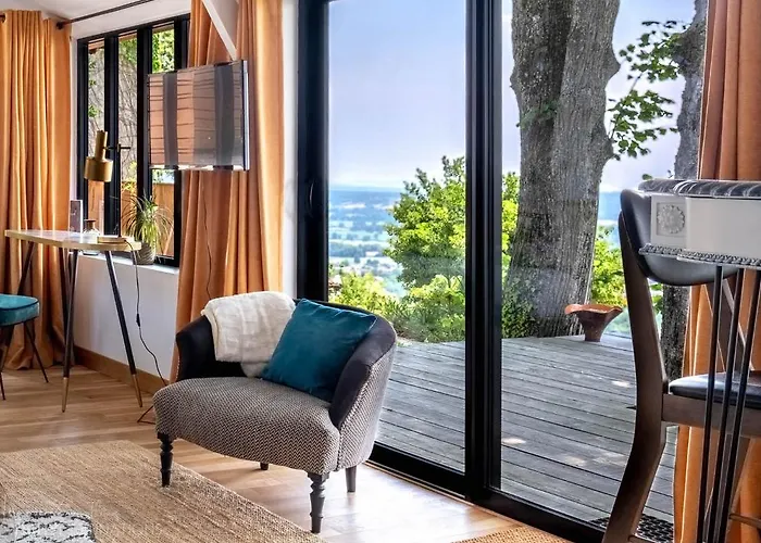 Lodge-belvedere Sur Les Hauteurs De * Vichy