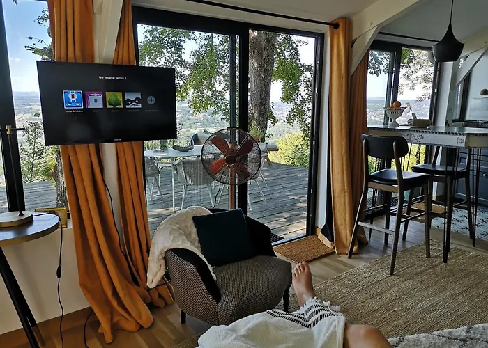 Lodge-belvedere Sur Les Hauteurs De