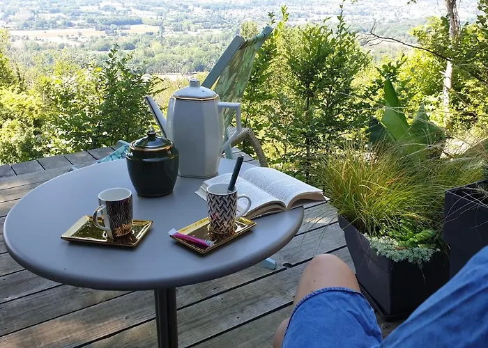 Lodge Lodge-belvedere Sur Les Hauteurs De