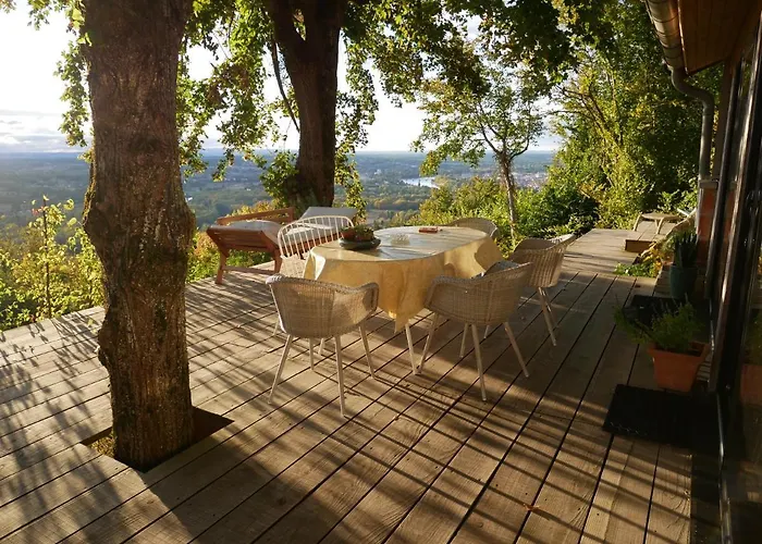 Lodge-belvedere Sur Les Hauteurs De