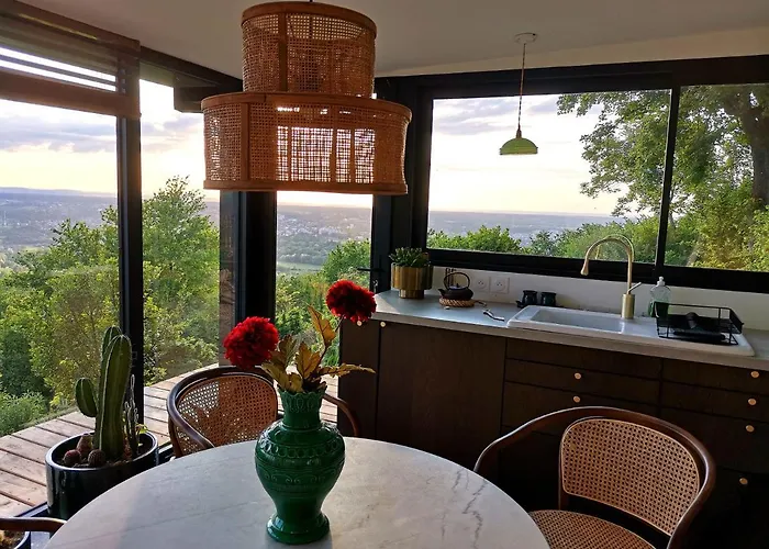 Lodge-belvedere Sur Les Hauteurs De Vichy