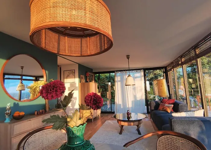 Alojamento de Turismo Selvagem Lodge-belvedere Sur Les Hauteurs De Vichy