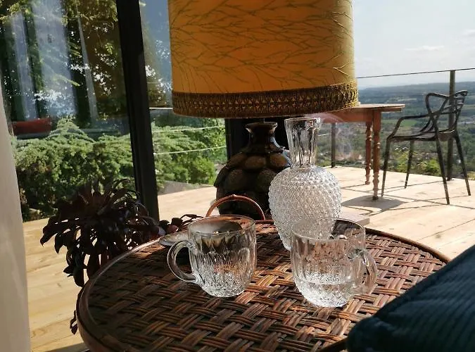 Lodge Lodge-belvedere Sur Les Hauteurs De