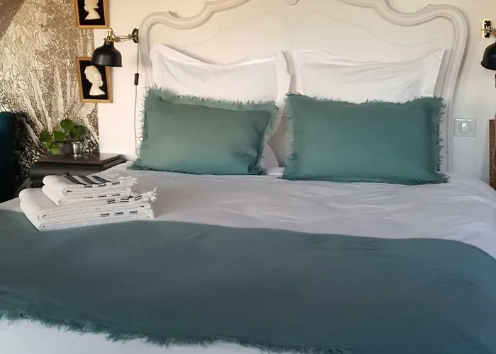 Alojamento de Turismo Selvagem Lodge-belvedere Sur Les Hauteurs De