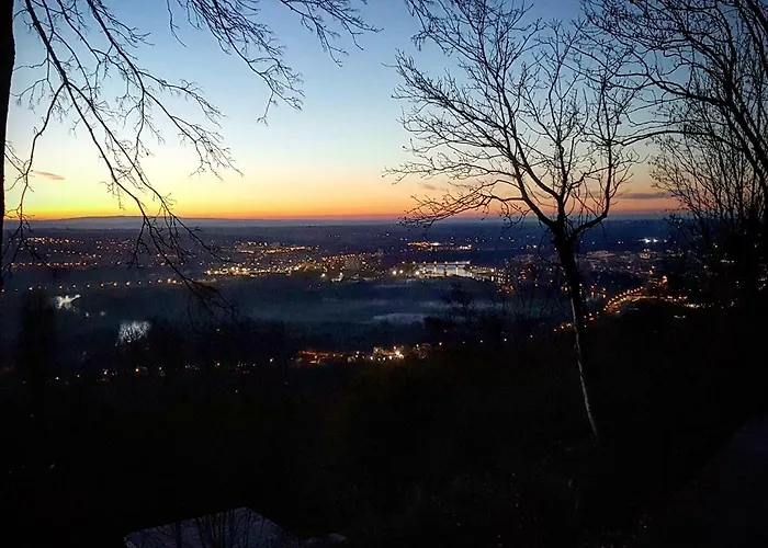 Lodge Lodge-belvedere Sur Les Hauteurs De Vichy