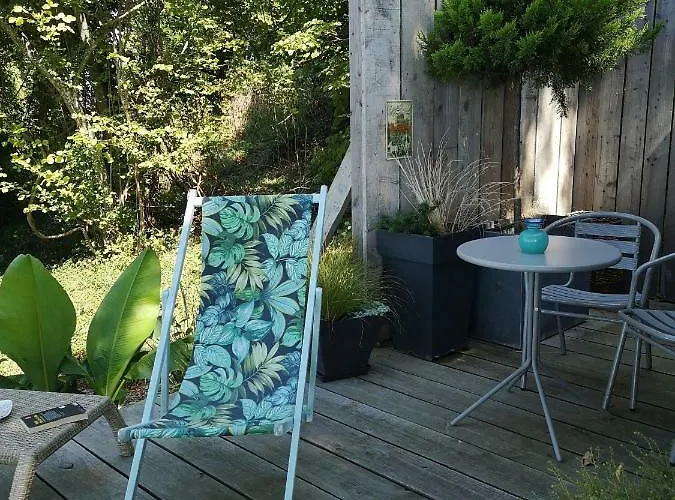 Lodge-belvedere Sur Les Hauteurs De *