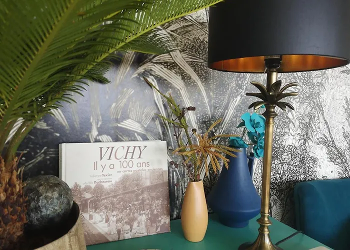 Lodge-belvedere Sur Les Hauteurs De *